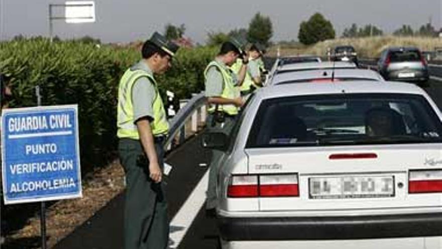 Tráfico intensifica los controles de alcoholemia