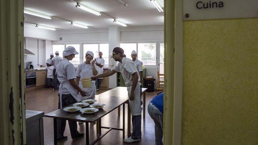 El empleo joven acelera en Castellón, pero sigue «imposible» el acceso a la vivienda