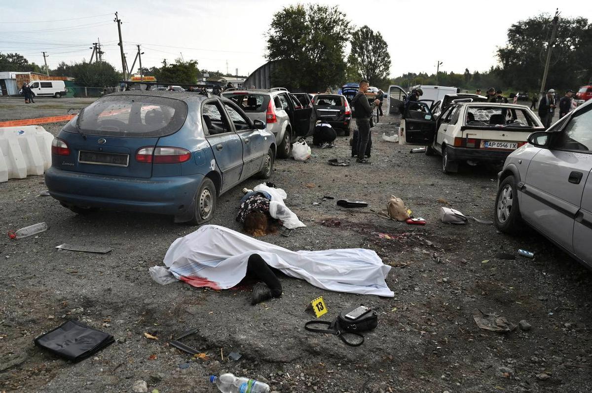 Crudas imágenes del ataque contra un convoy humanitario en Zaporiyia