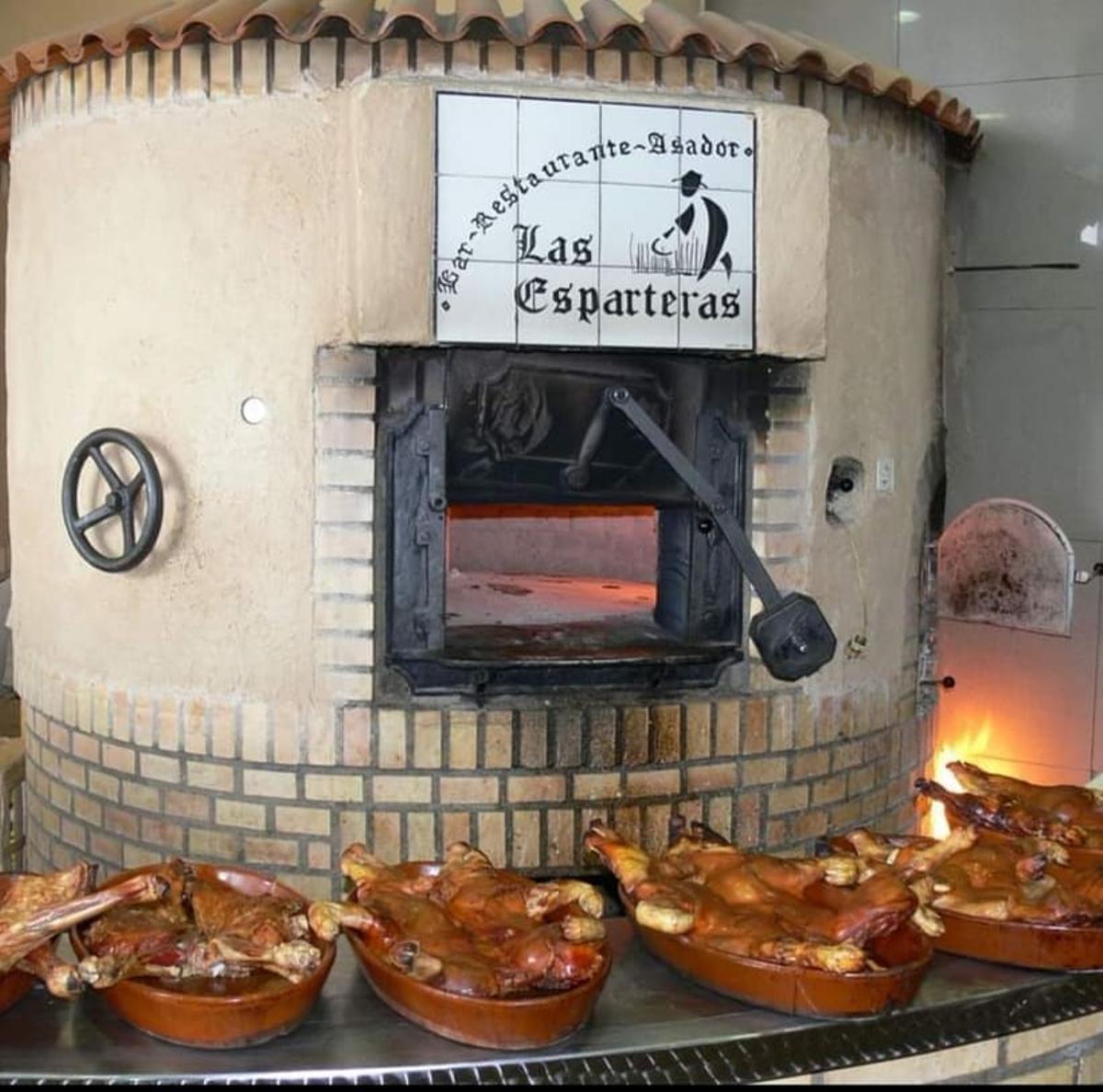 El horno de leña de Asador Las Esparteras