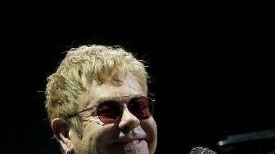 El músico Elton John.