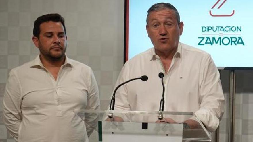 El presidente de la Diputación, Javier Faúndez, junto al vicepresidente Víctor López de la Parte.