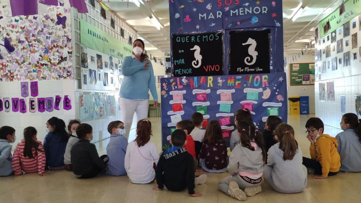 Jornadas de Animación a la Lectura «Salvemos los Mares  y Océanos: S.O.S Mar Menor» en el CEIP Juan Carlos I