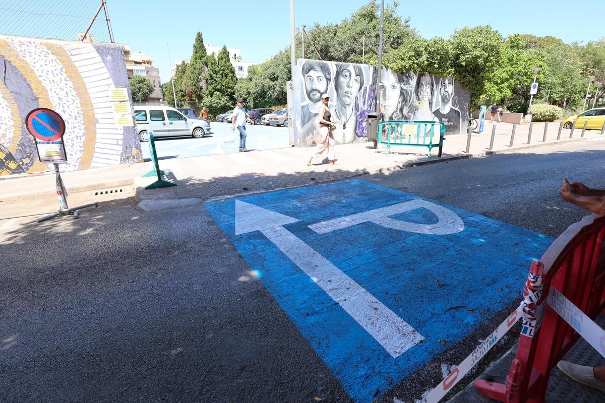 Imágenes del aparcamiento provisional por el cierre del 'parking' del Mercat Nou Imágenes del aparcamiento provisional por el cierre del 'parking' del Mercat Nou