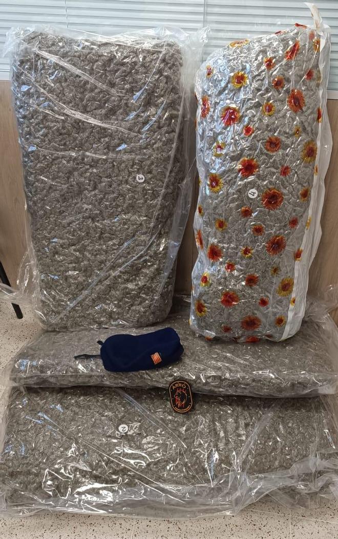 Marihuana requisada al conductor de lAP-7 en La Jonquera