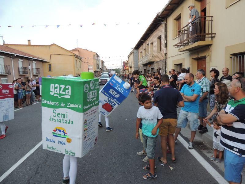 Fiestas en Zamora: Desfile en Camarzana de Tera