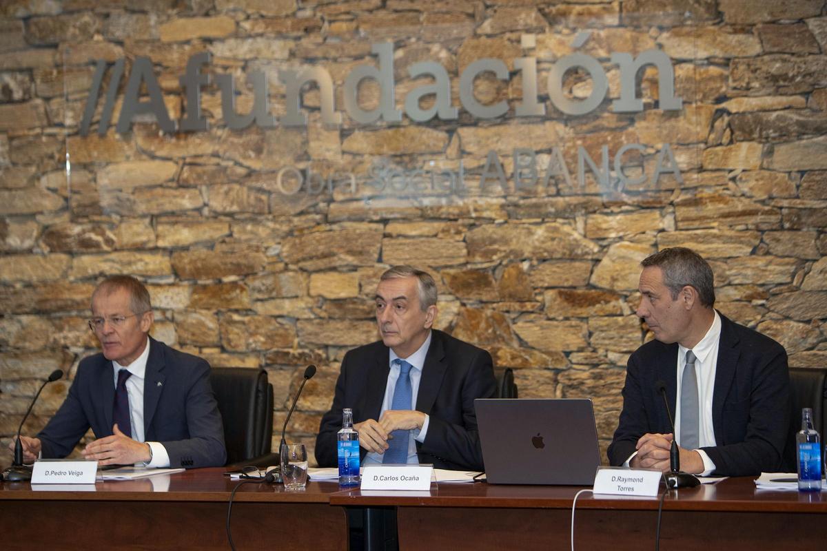 Carlos Ocaña, director general de Funcas, en la sede de Abanca en Vigo