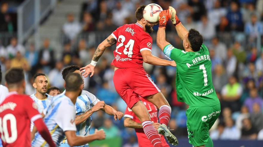 El FC Cartagena suma otra derrota en La Rosaleda (1-0)