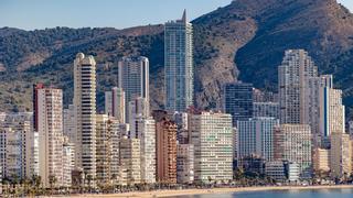 El turismo residencial resiste en Alicante por el tirón de los compradores de Europa del Este