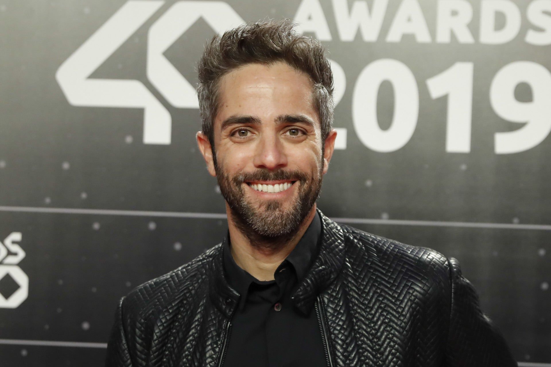 Roberto Leal en los premios 40