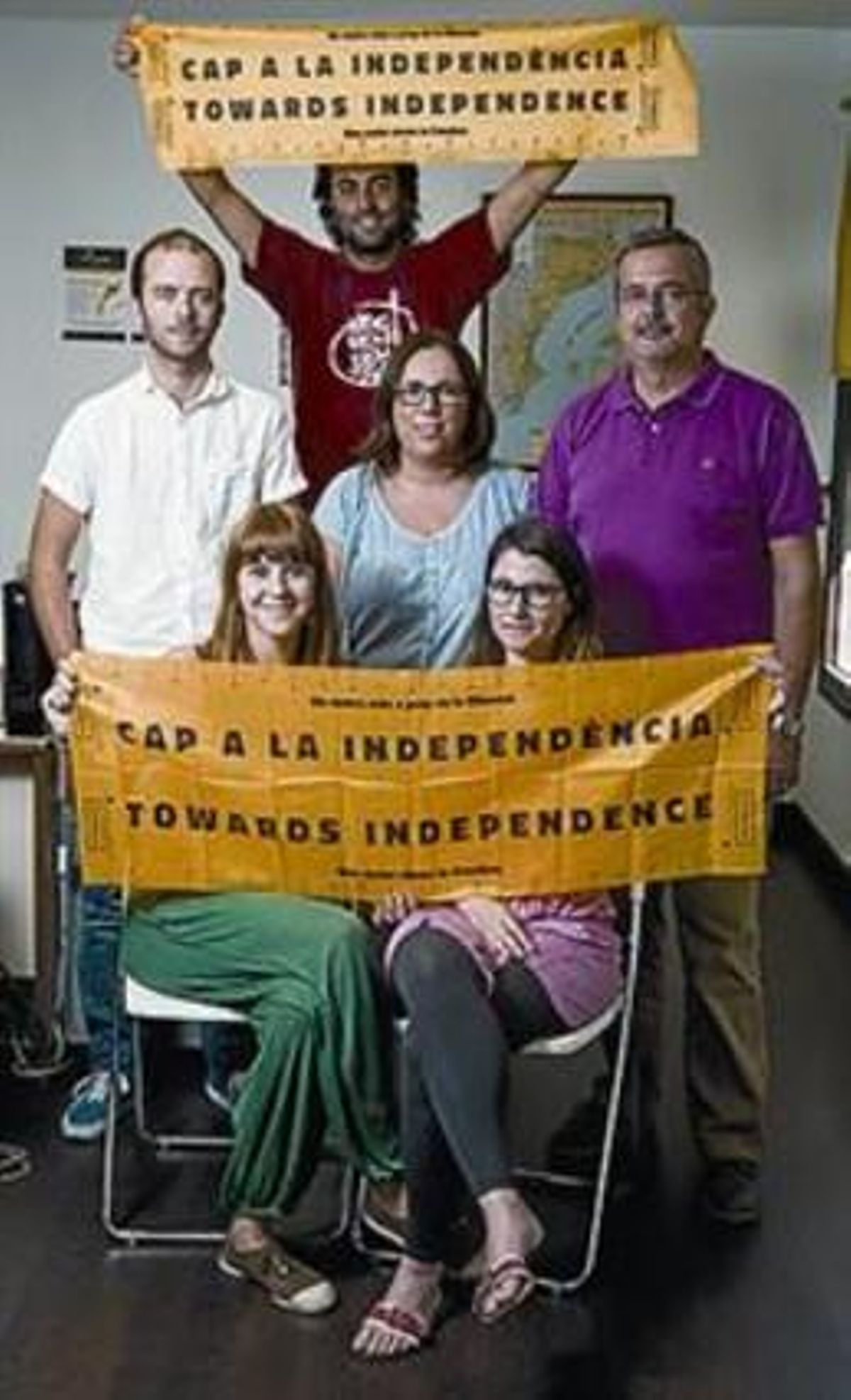 D’esquerra a dreta, Joan Serra, Luard Silvestre, Jordi Salvador, Maria José Rodríguez, Anna Rosenfeld i Nel·la Saborit. D’esquerra a dreta, Joan Serra, Luard Silvestre, Jordi Salvador, Maria José Rodríguez, Anna Rosenfeld i Nel·la Saborit.