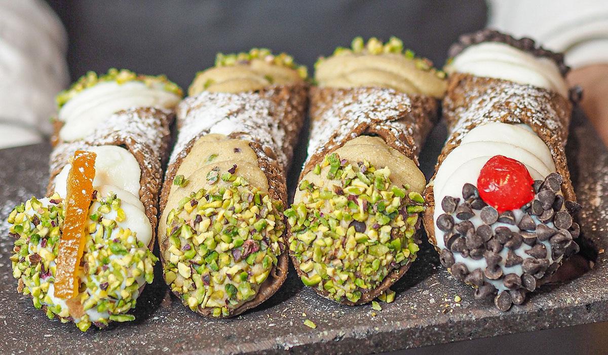 Los cannoli, el dulce siciliano de Carnaval llega a Mallorca.