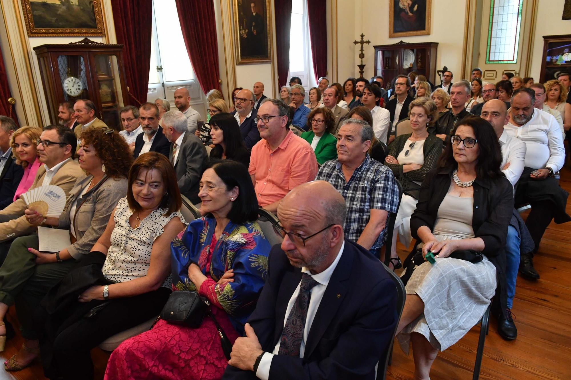 Investidura Inés Rey: La alcaldesa de A Coruña jura su cargo por ...