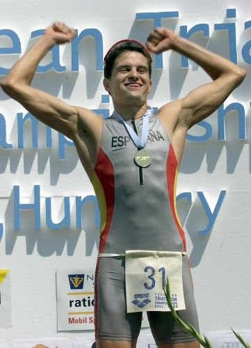 Iván Raña ha sido campeón del Mundo de triatlón y ha participado en tres Juegos Olímpicos, los de Sydney, Atenas y Pekín.