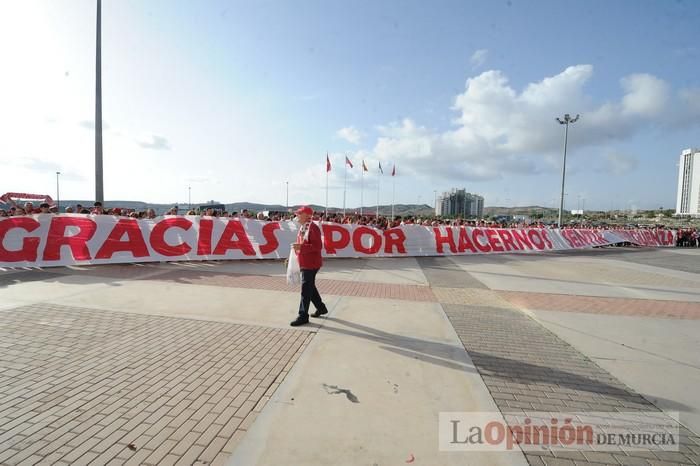 Tensión en la puerta de Nueva Condomina