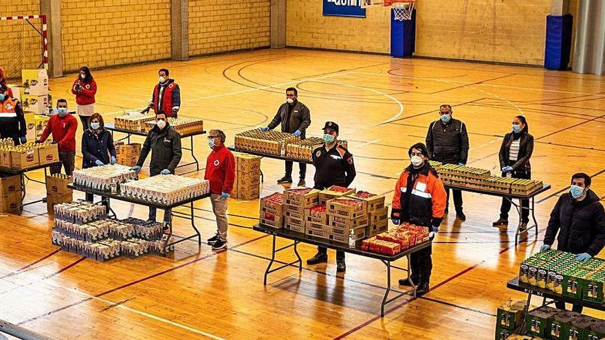 Preparación de packs de comida en Mislata.