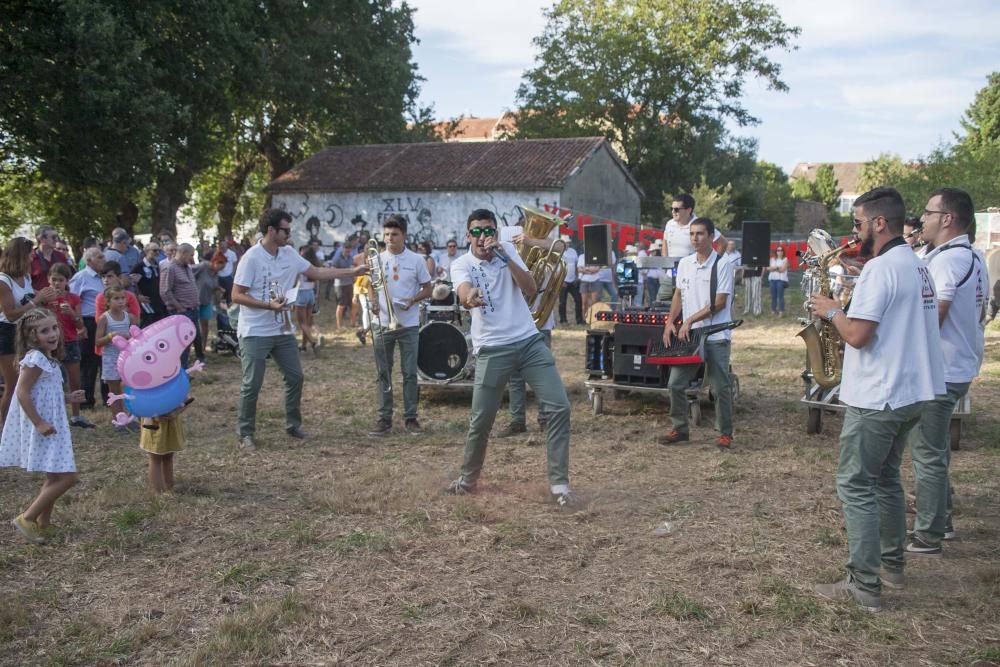 El alcalde de Vigo ofreció su pregón en una fiesta que sumó 8.000 comensales, mientras que las xoubas y el maíz fueron los protagonistas de las 37 propuestas del concurso.