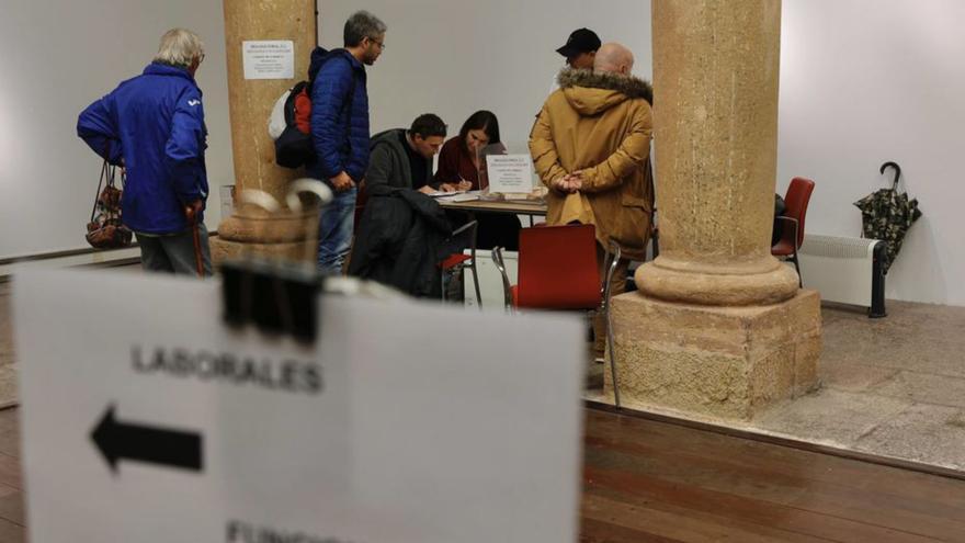 Un momento de la jornada electoral. | Miki López