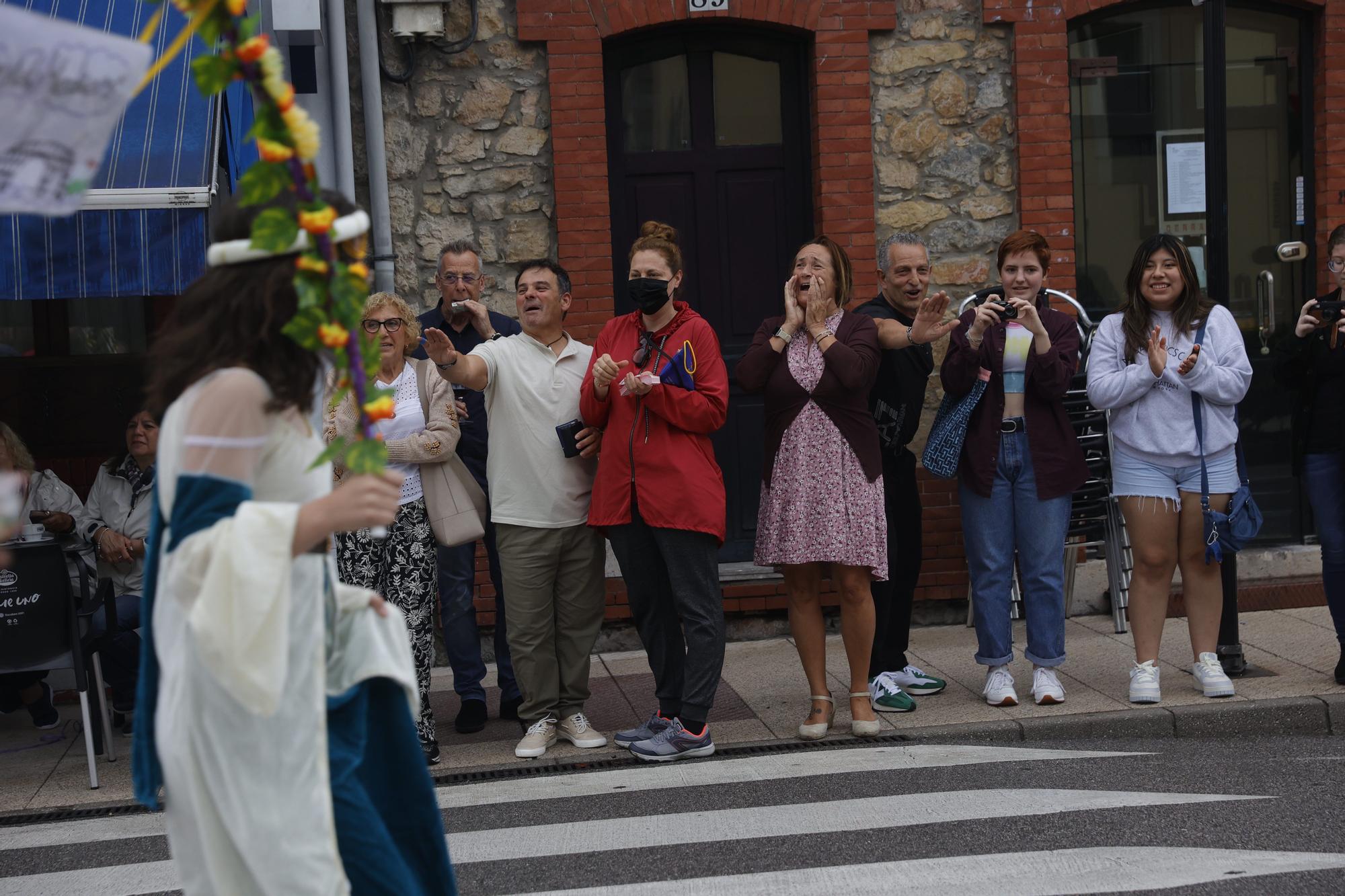 Olloniego se disfraza para animar las fiestas de San Antonio