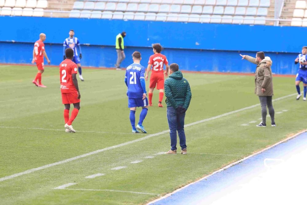 El Lorca Deportiva mejora su imagen pero cae goleado