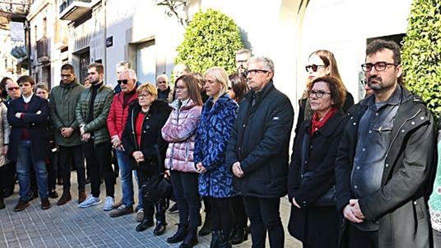 Els regidors de l&#039;Ajuntament d&#039;Esplugues durant els cinc minuts de silenci