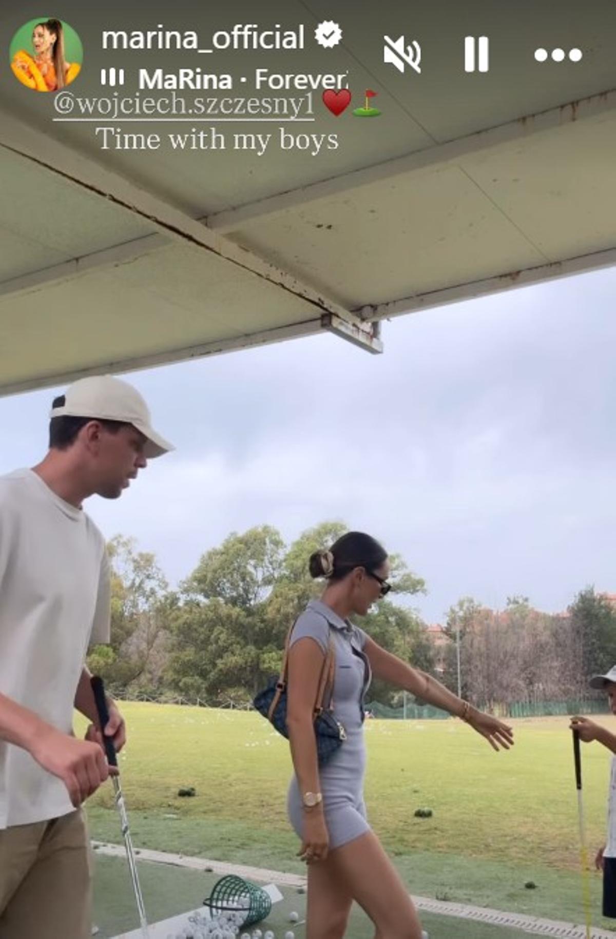 Szczesny jugando a golf con su familia