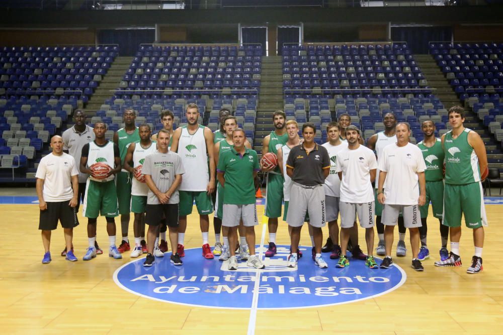 La plantilla del Unicaja vuelve a los entrenamientos bajo las órdenes de Joan Plaza para comenzar a preparar la temporada.