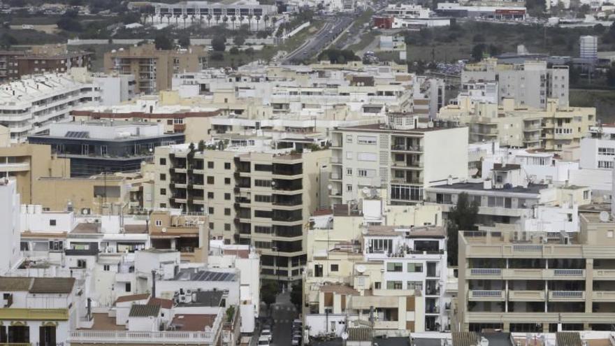 El martirio para multar el alquiler turístico ilegal de un apartamento en Ibiza