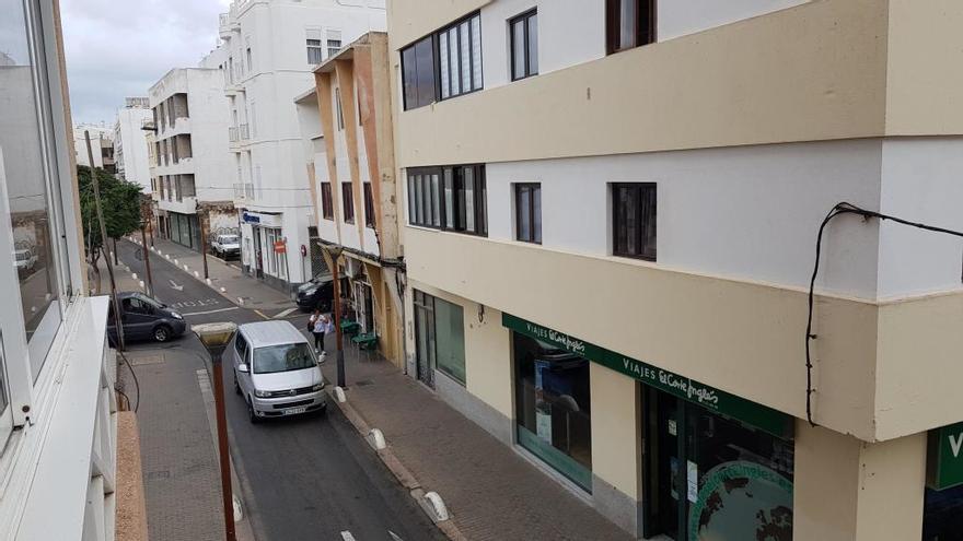 Calle Canalejas de Arrecife, una de las afectadas por el corte de luz esta mañana.