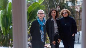 Regí, Jiménez y Ortoll, autoras del libro Temps per a lescola, esta semana en Barcelona.