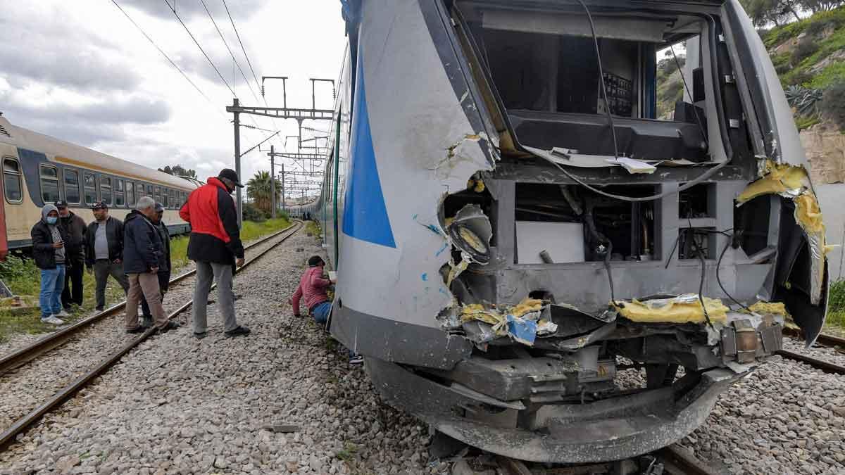 El tren accidentado en el área de Jbel Jelloud, al sur de Túnez