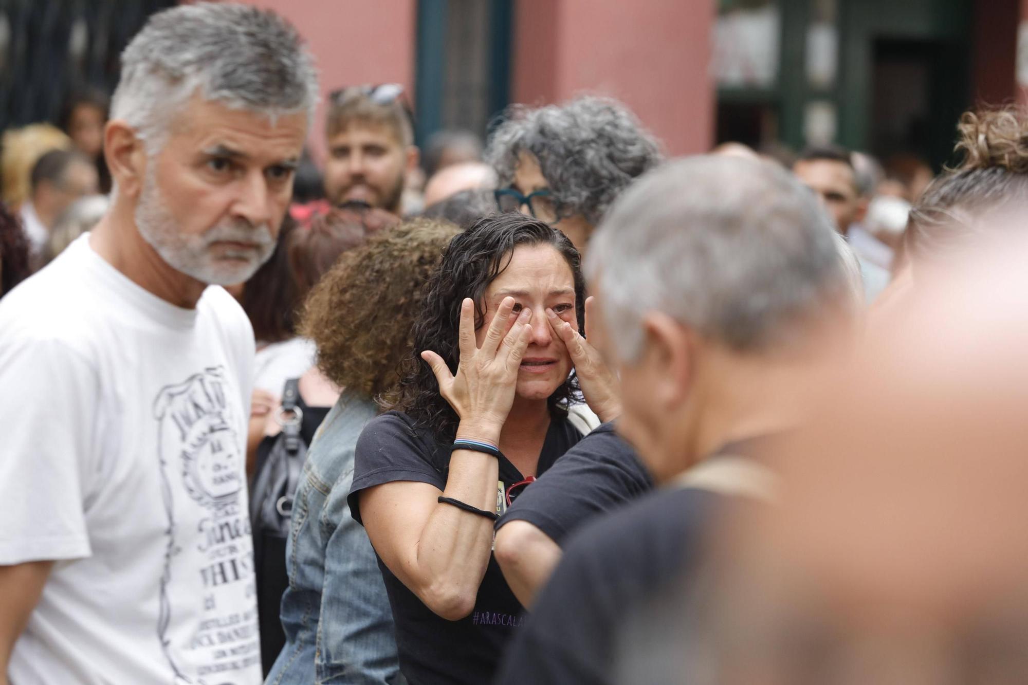 Así fue la despedida y el homenaje de amigos y clientes del Cafetón en Avilés a sus dueños, muertos en León