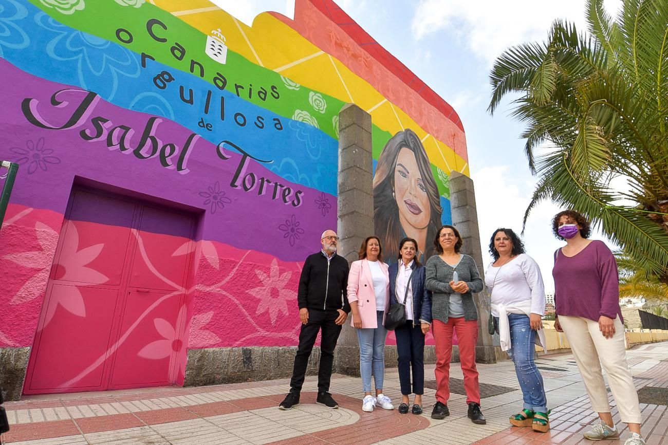 Mural homenaje a Isabel Torres