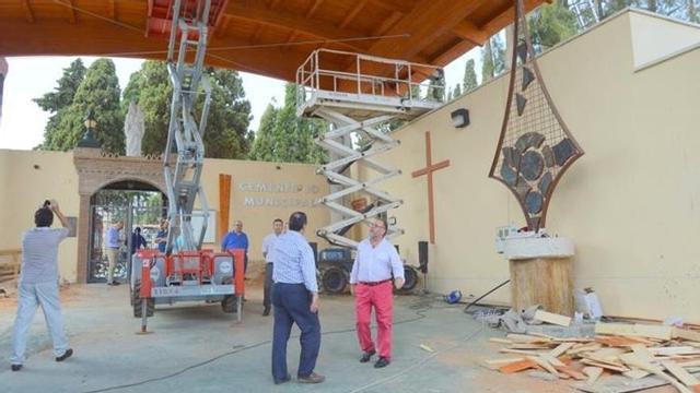Imagen de las obras de ampliación del cementerio Virgen del Carmen, de Alhaurín de la Torre.