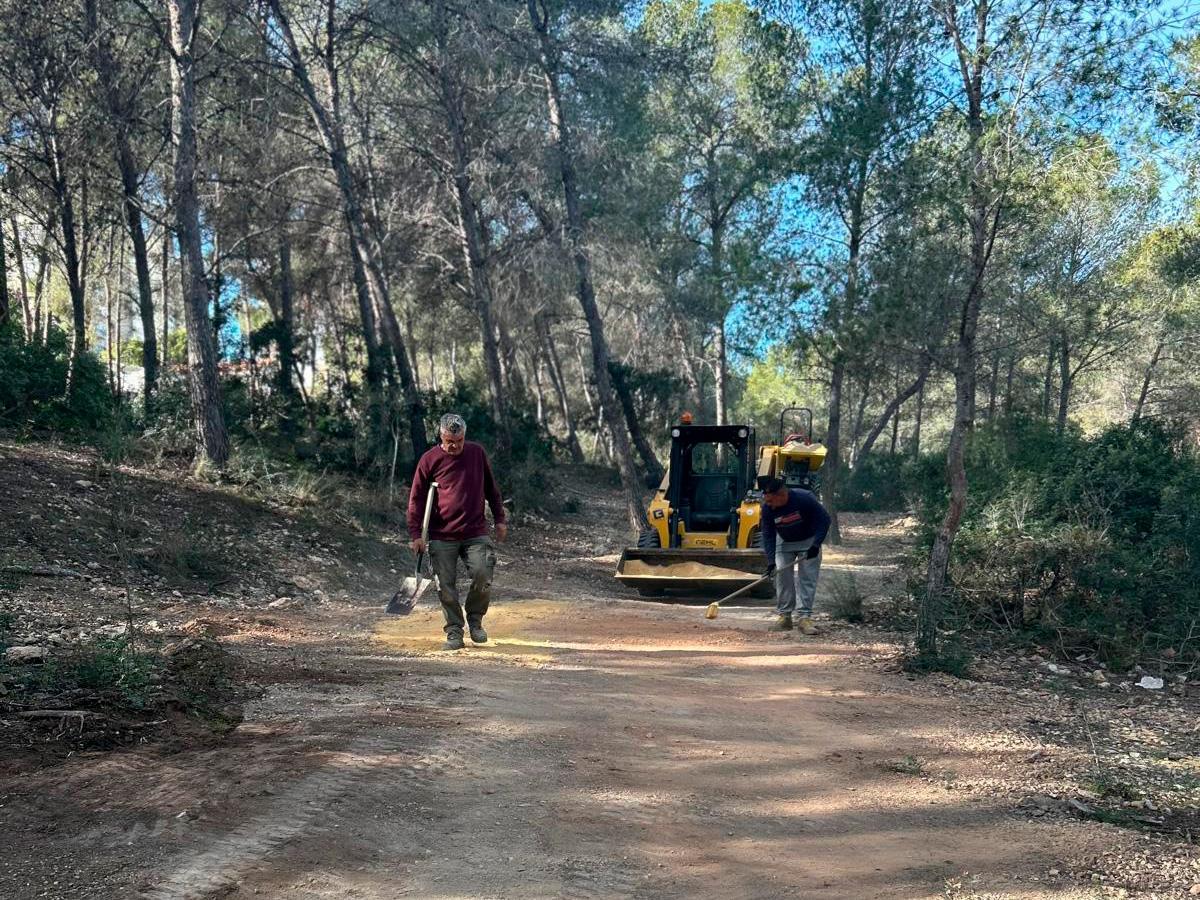 Imagen de los trabajos preliminares en el circuito de la Copa del Mundo de Ciclocross UCI – Benidorm Costa Blanca.