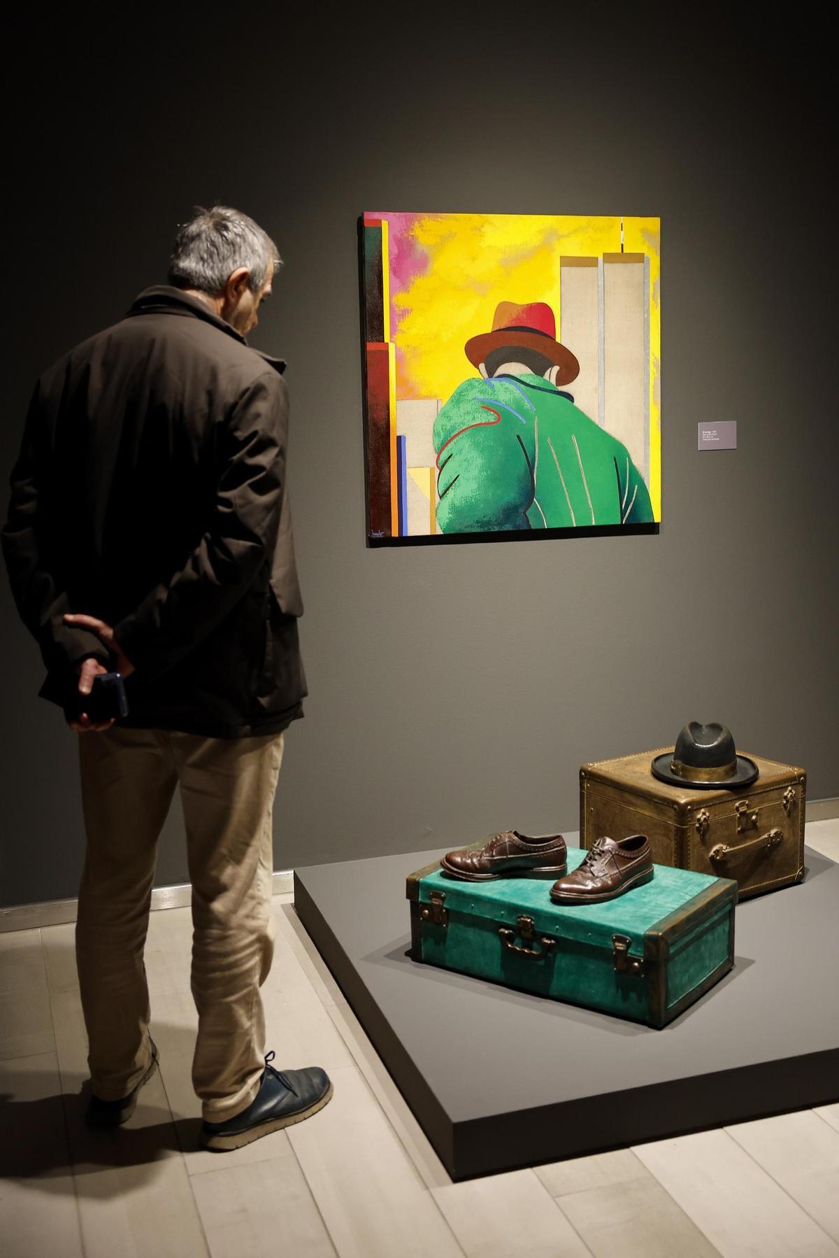 La muestra reúne pintura, escultura y dibujos.