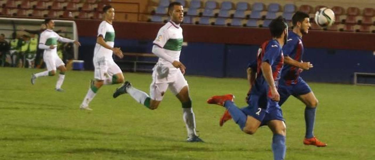 La UD Alzira ve peligrar el título de la Copa Federación al caer en el Suñer