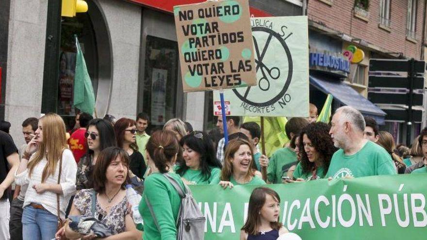 Masiva presencia en las calles de la comunidad educativa