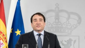 El presidente del Instituto de Crédito Oficial (ICO), Manuel Illueca, durante una rueda de prensa en Moncloa