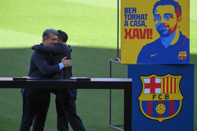 La presentación de Xavi Hernández, en imágenes