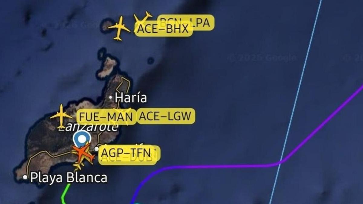 Un avión con destino a Tenerife se desvía a Lanzarote por seis pasajeros conflictivos a bordo