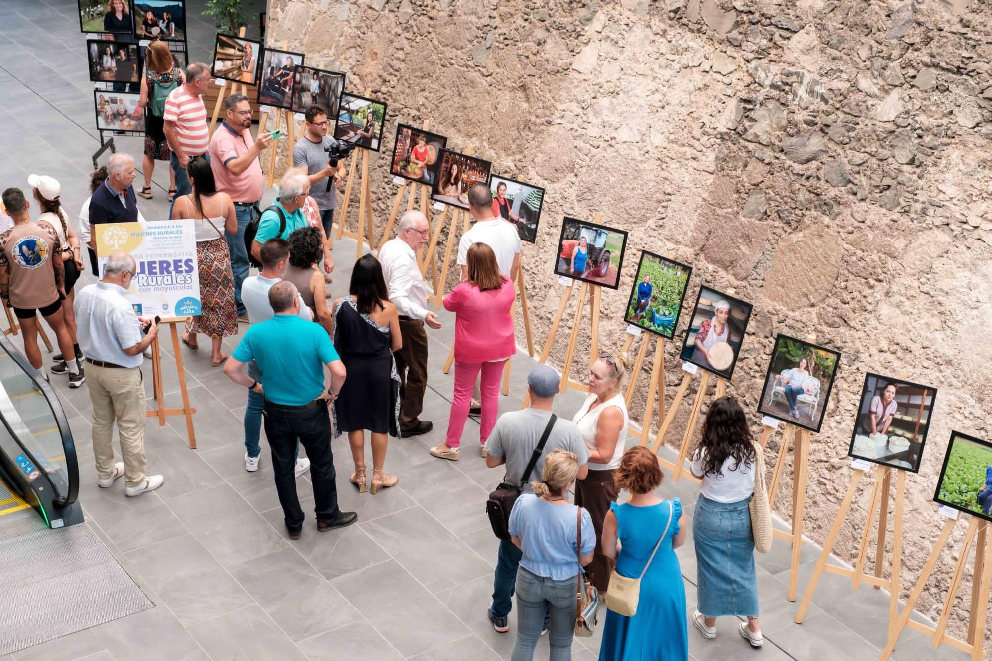 Exposición 'Mujeres Rurales con mayúsculas' en el Mercado Agrícola de Guía