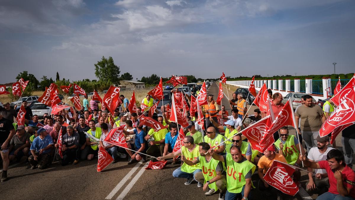 Cortes de tráfico en Badajoz en la jornada de huelga del jueves 16 de junio.