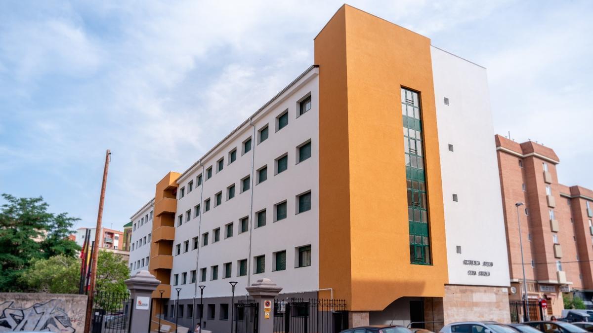 Exterior de la residencia juvenil Doña Urraca