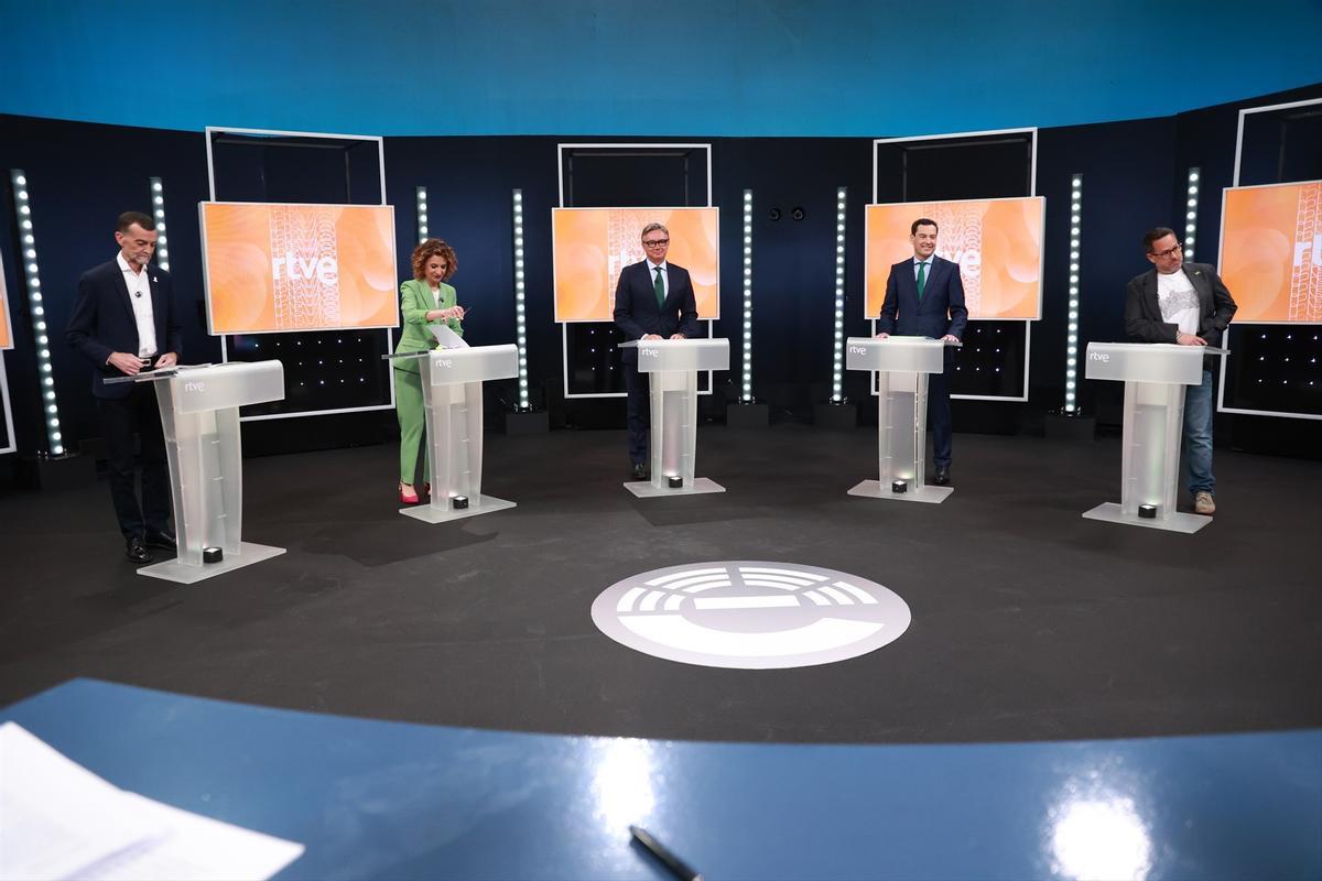 Los candidatos a las elecciones andaluzas del 17M en el plató de RTVE Andalucía.