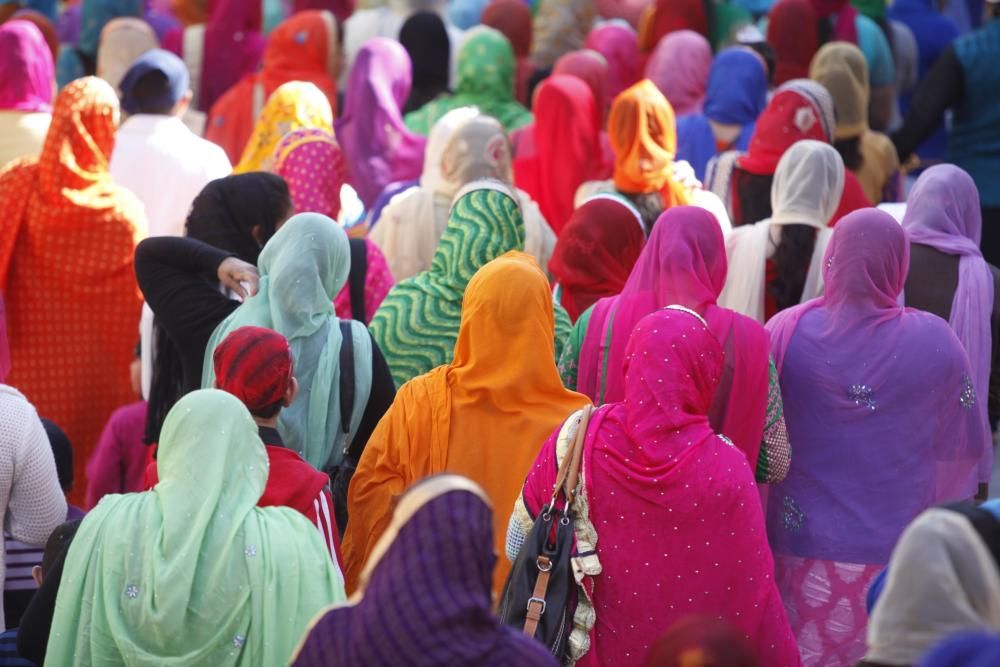 Processó per commemorar la celebració del Baisakhi a Salt