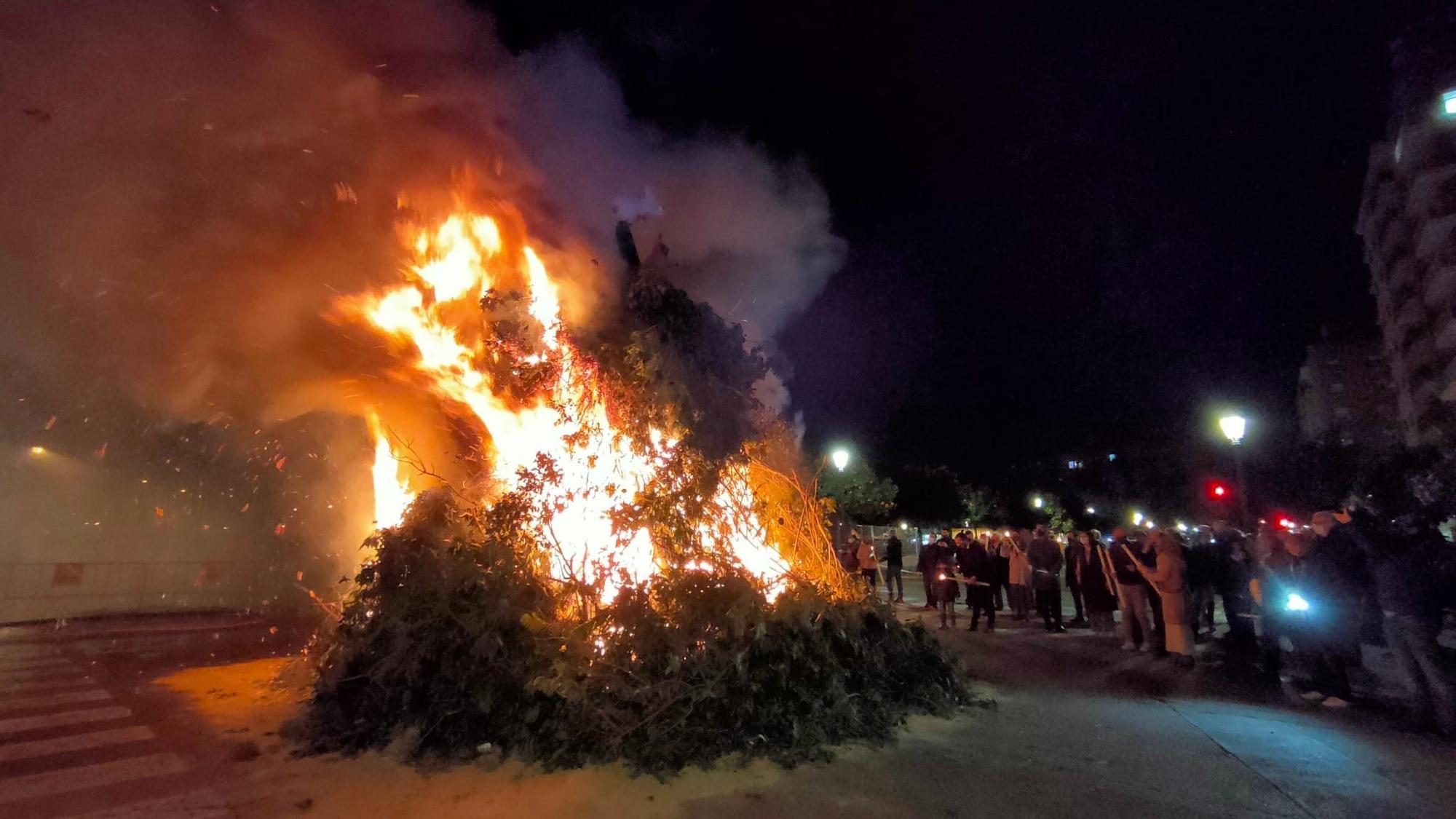 Sant Antoni, el primer fuego del año en València