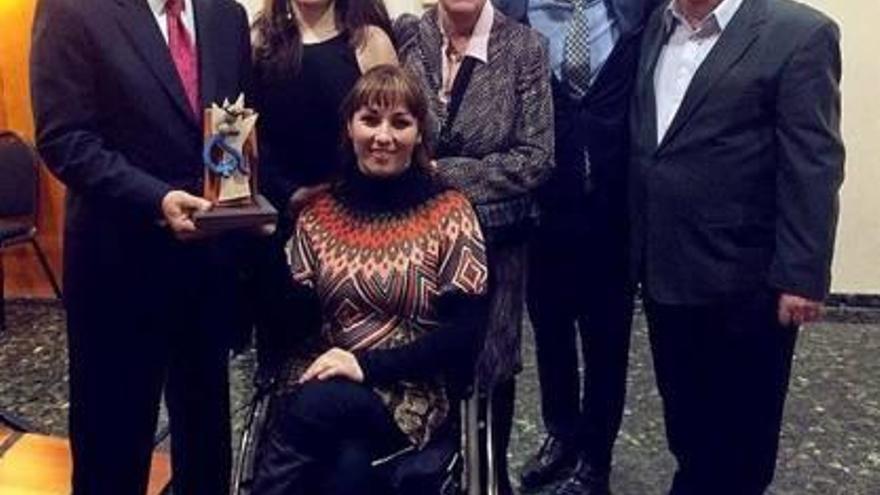 La paraolímpica Ruth Aguilar recibe el premio Roosevelt en Cuenca