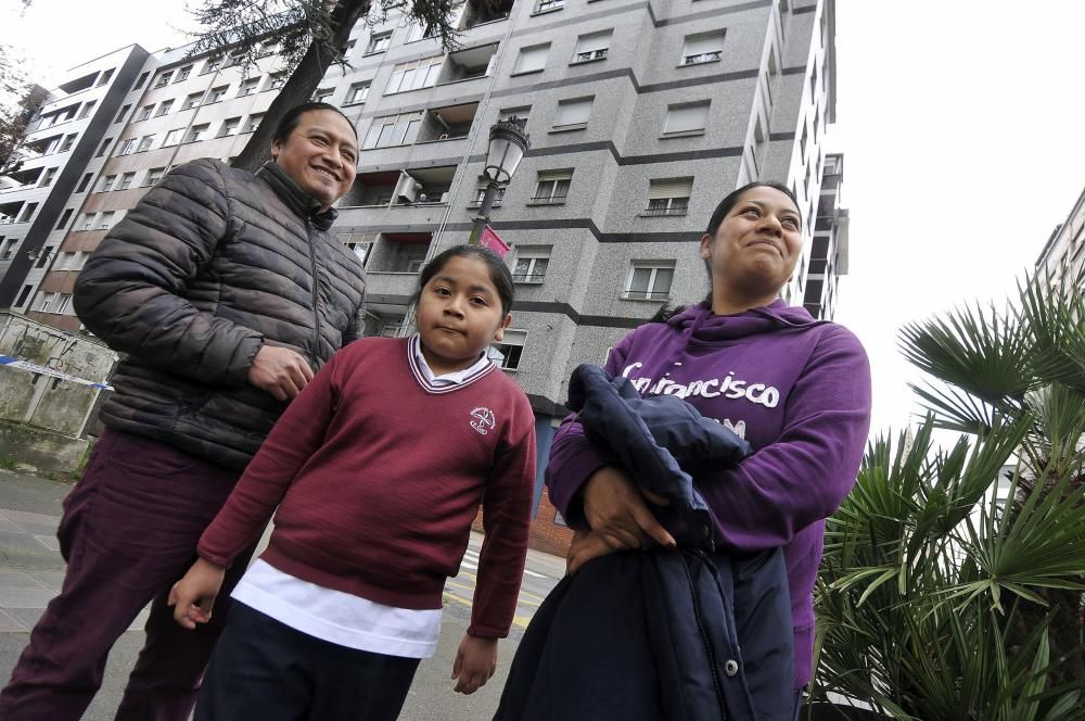 Los vecinos que se vieron afectados por el desalojo tras la explosión de gas.