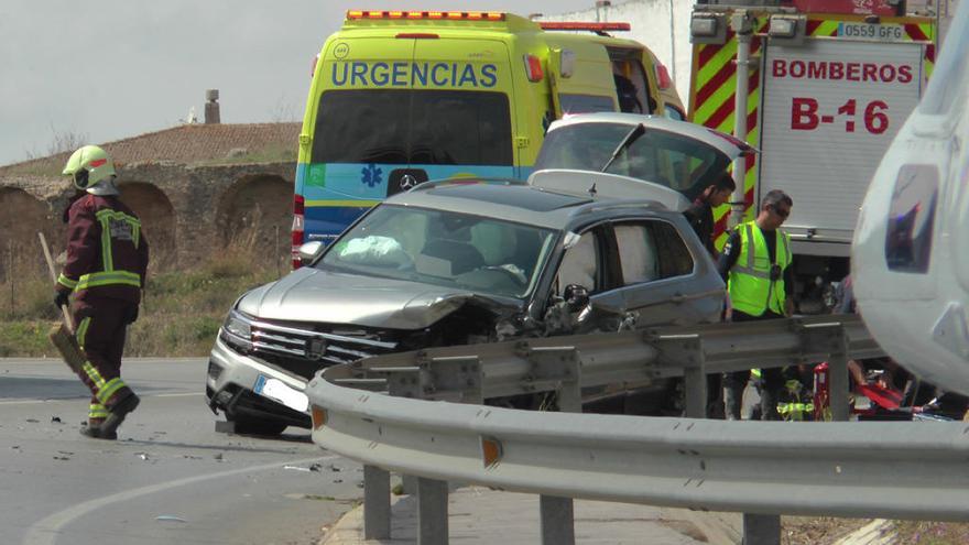 Uno de los coches implicados en el accidente.